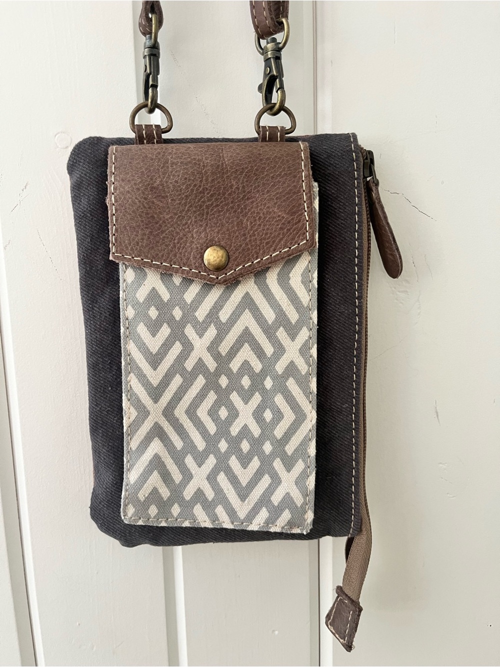 Myra S-1220 Small Cellphone Crossbody Bag